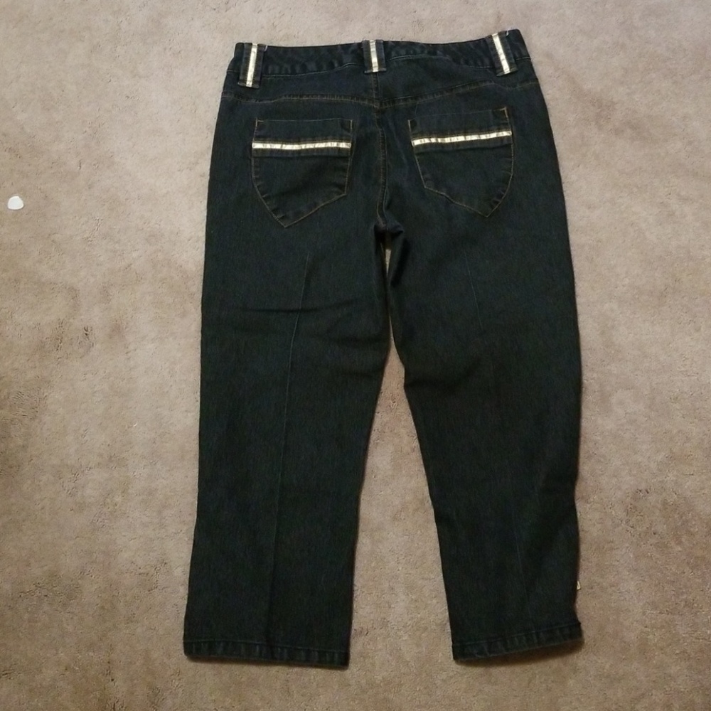 Jean capris - Picture 2 of 2